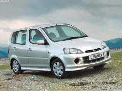 Daihatsu YRV