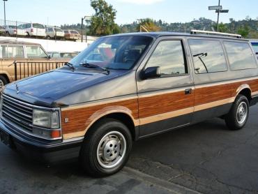 Plymouth Voyager I Минивэн Grand