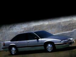 Pontiac Grand Prix V Седан