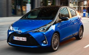 Toyota Vitz III (XP130) Рестайлинг 2 Хэтчбек 5 дв. Toyota Vitz III (XP130) Рестайлинг 2 Хэтчбек 5 дв.