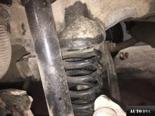 Installing a set of spacers to increase the ground clearance Hyundai Santa Fe III Lift Kits (leveling kits and coil spring spacer\strut spacer)