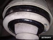 Installing a set of spacers to increase the ground clearance Kia Sorento II Lift Kits (leveling kits and coil spring spacer\strut spacer)