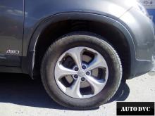 Installing a set of spacers to increase the ground clearance Kia Sorento II Lift Kits (leveling kits and coil spring spacer\strut spacer)
