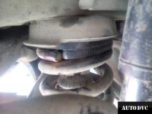 Installing a set of spacers to increase the ground clearance Honda Pilot Kits (leveling kits and coil spacer\strut spacer)