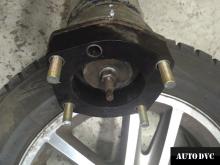 Installing a set of spacers to increase the ground clearance Jeep Grand Cherokee III (WK) Lift Kits (leveling kits and coil spacer\strut spacer)
