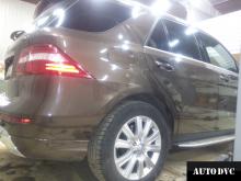 Installing a set of spacers to increase the ground clearance  Mercedes-Benz M-klasse II W164 ML350 / +40 mm  Lift Kits (leveling kits and coil spacer\strut spacer) Mercedes-Benz M-klasse II W164 ML350