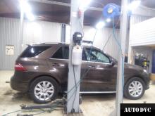 Mercedes-Benz M-klasse II (W164) ML350 install lift kit