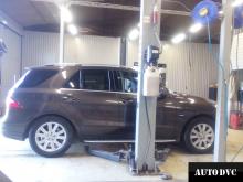 Installing a set of spacers to increase the ground clearance Mercedes-Benz M-klasse II (W164) ML350 Lift Kits (leveling kits and coil spring spacer\strut spacer)