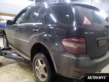 Installing a set of spacers to increase the ground clearance  Mercedes-Benz ML350 (W164) Lift Kits (leveling kits and coil spring spacer\strut spacer)