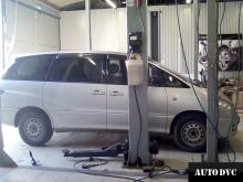 Installing a set of spacers to increase the ground clearance Toyota Estima II Lift Kits (leveling kits and coil spacer\strut spacer)