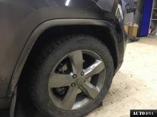 Installing a set of spacers to increase the ground clearance Jeep Lift Kits (leveling kits and coil spring spacer\strut spacer)