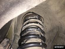Installing a set of spacers to increase the ground clearance Jeep Grand Cherokee Lift Kits (leveling kits and coil spring spacer\strut spacer)