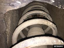 Installing a set of spacers to increase the ground clearance Fiat Ducato Lift Kits (leveling kits and coil spring spacer\strut spacer)