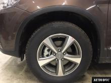 Installing a set of spacers to increase the ground clearance Haval H6 Lift Kits (leveling kits and coil spring spacer\strut spacer)