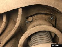 Installing a set of spacers to increase the ground clearance Hyundai Creta Lift Kits (leveling kits and coil spring spacer\strut spacer)