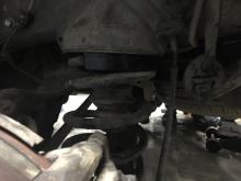 Installing a set of spacers to increase the ground clearance Hyundai Santa Fe II Lift Kits (leveling kits and coil spring spacer\strut spacer)