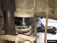 Installing a set of spacers to increase the ground clearance Hyundai i30 Lift Kits (leveling kits and coil spring spacer\strut spacer)