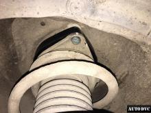 Installing a set of spacers to increase the ground clearance Hyundai i30 Lift Kits (leveling kits and coil spring spacer\strut spacer)