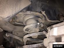 Installing a set of spacers to increase the ground clearance Toyota Highlander Lift Kits (leveling kits and coil spring spacer\strut spacer)