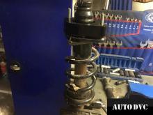 Installing a set of spacers to increase the ground clearanceHonda CR-V Lift Kits (leveling kits and coil spring spacer\strut spacer)