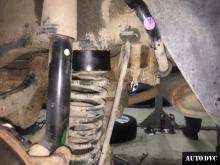 Installing a set of spacers to increase the ground clearance Hyundai ix35 Lift Kits (leveling kits and coil spring spacer\strut spacer)