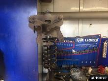 Installing a set of spacers to increase the ground clearance Hyundai Sonata IV (EF) Lift Kits (leveling kits and coil spring spacer\strut spacer)