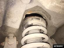 Installing a set of spacers to increase the ground clearance Hyundai Sonata IV (EF) Restyle Lift Kits (leveling kits and coil spring spacer\strut spacer)