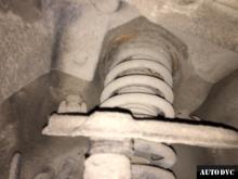 Installing a set of spacers to increase the ground clearance Hyundai Sonata IV (EF) Restyle Lift Kits (leveling kits and coil spring spacer\strut spacer)