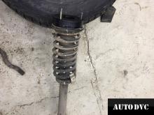 Installing a set of spacers to increase the ground clearance Jeep Grand Cherokee IV (WK2) Lift Kits (leveling kits and coil spring spacer\strut spacer)