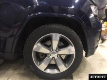 Installing a set of spacers to increase the ground clearance Jeep Grand Cherokee Lift Kits (leveling kits and coil spring spacer\strut spacer)