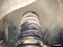 Installing a set of spacers to increase the ground clearance Jeep Grand Cherokee Lift Kits (leveling kits and coil spring spacer\strut spacer)