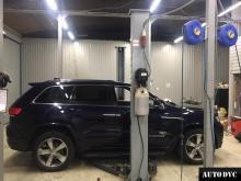 Installing a set of spacers to increase the ground clearance Jeep Grand Cherokee Lift Kits (leveling kits and coil spring spacer\strut spacer)