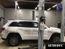 Installing a set of spacers to increase the ground clearance Jeep Grand Cherokee Lift Kits (leveling kits and coil spring spacer\strut spacer)