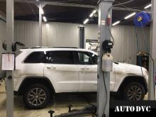 Installing a set of spacers to increase the ground clearance Jeep Grand Cherokee Lift Kits (leveling kits and coil spring spacer\strut spacer)