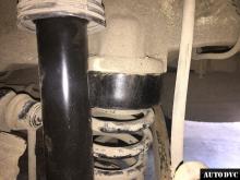 Installing a set of spacers to increase the ground clearance Kia Carens Lift Kits (leveling kits and coil spring spacer\strut spacer)