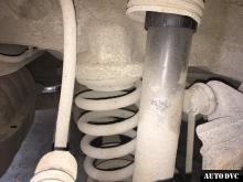 Installing a set of spacers to increase the ground clearance Kia Carens Lift Kits (leveling kits and coil spring spacer\strut spacer)
