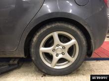 Installing a set of spacers to increase the ground clearance Kia Ceed Lift Kits (leveling kits and coil spring spacer\strut spacer)