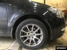 Installing a set of spacers to increase the ground clearance Kia Cee'd I Lift Kits (leveling kits and coil spring spacer\strut spacer)
