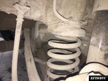 Installing a set of spacers to increase the ground clearance Kia Cee'd Lift Kits (leveling kits and coil spring spacer\strut spacer)