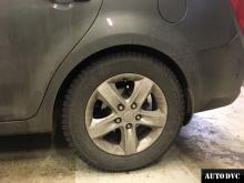 Installing a set of spacers to increase the ground clearance Kia Ceed Lift Kits (leveling kits and coil spring spacer\strut spacer)