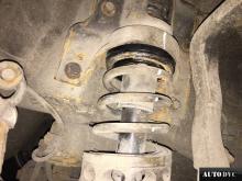 Installing a set of spacers to increase the ground clearance Kia Opirus Lift Kits (leveling kits and coil spring spacer\strut spacer)