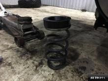 Installing a set of spacers to increase the ground clearance Kia Sorento Lift Kits (leveling kits and coil spring spacer\strut spacer)