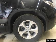 Installing a set of spacers to increase the ground clearance Kia Sorento Lift Kits (leveling kits and coil spring spacer\strut spacer)
