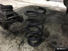 Installing a set of spacers to increase the ground clearance Kia Sorento Lift Kits (leveling kits and coil spring spacer\strut spacer)