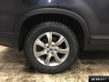 Installing a set of spacers to increase the ground clearance Kia Sorento Lift Kits (leveling kits and coil spring spacer\strut spacer)