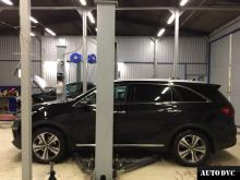Installing a set of spacers to increase the ground clearance Kia Sorento III Prime Restyle Lift Kits (leveling kits and coil spring spacer\strut spacer)