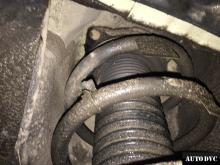 Installing a set of spacers to increase the ground clearance Kia Sorento III Prime Restyle Lift Kits (leveling kits and coil spring spacer\strut spacer)