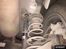 Installing a set of spacers to increase the ground clearance Kia Venga Lift Kits (leveling kits and coil spring spacer\strut spacer)