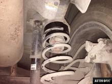Installing a set of spacers to increase the ground clearance Kia Venga Lift Kits (leveling kits and coil spring spacer\strut spacer)