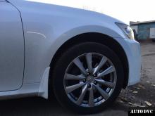 Installing a set of spacers to increase the ground clearance Lexus GS IV Lift Kits (leveling kits and coil spring spacer\strut spacer)